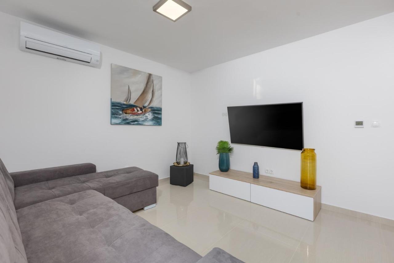 Apartma Skubic Duhljica Vantacici Esterno foto
